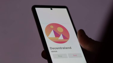 Bir değiş tokuş ekranında MANA 'nın merkezi olmayan logosuna yaklaş. MANA ademi merkeziyet ve fiyat hisseleri, bir cihazda $MANA.