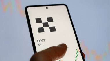 Takas ekranındaki OKT OKT logosuna yaklaş. Tamam OKT fiyat hisseleri, bir aygıt için $OKT.