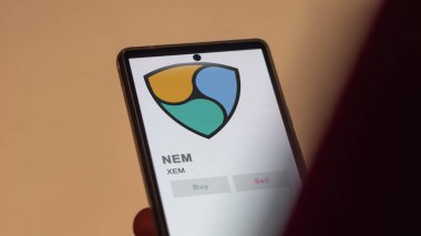 Değiş tokuş ekranındaki XEM NEM logosuna yaklaş. XEM NEM hisse senetleri, cihaza XEM $.