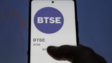 Bir değiş tokuş ekranındaki BTSE BTSE logosuna yaklaş. BTSE BTSE fiyat hisseleri, bir aygıt üzerinde $BTSE.