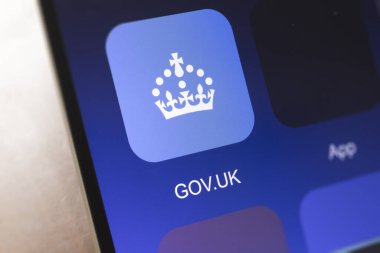 Uygulama simgesi GOV.UK ekranda.