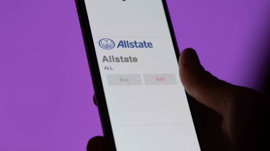 Glenview, Illinois 'de. Değiş tokuş ekranındaki Allstate logosuna yaklaş. Tüm eyalet hisse senetleri, bir cihaza $All.