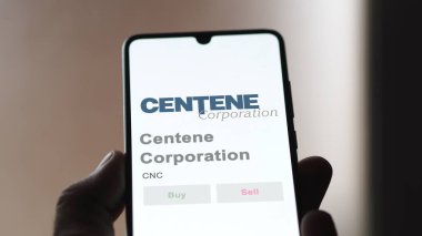 St. Louis, Missouri. Centene Şirketi 'nin logosunu bir değiş tokuş ekranında kapatın. Centene Şirketi hisse senetleri, bir cihaza CNC $.