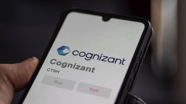 Teaneck, New Jersey 'de. Bir değiş tokuş ekranındaki Cognizant logosuna yaklaş. Bilinen fiyat hisseleri, bir aygıtın CTSH değeri.