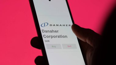 Washington, D.C Danaher Şirketi 'nin logosunu bir değiş tokuş ekranında kapatın. Danaher Şirketi hisse senetleri, DHR $bir aygıt üzerinde.