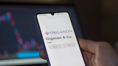 Jersey City, New Jersey 'de. Değiş tokuş ekranındaki Organon & Co. logosunu kapat. Organon & Ortak Fiyat hisseleri, bir aygıt üzerinde $OGN.