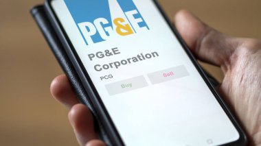 San Francisco, Kaliforniya. Bir değiş tokuş ekranında PG & E Şirketi 'nin logosunu kapat. PG & E Şirketi hisse senetleri, bir aygıtta PCG $.