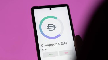 Bir değiş tokuş ekranındaki CDAI Bileşik DAI şifreleme varlığının logosunu kapat. CDAI Bileşik DAI hisse senetleri, bir aygıt üzerinde $CDAI.