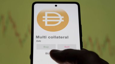 Bir değiş tokuş ekranındaki DAI çok taraflı şifreleme varlığının logosuna yaklaş. DAI çok taraflı hisse senetleri, bir aygıt üzerinde DAI $.