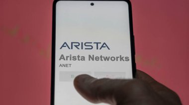 Santa Clara, Kaliforniya. Bir değiş tokuş ekranında Arista Networks 'ün logosuna yaklaş. Arista Networks hisse senetleri, bir aygıt üzerinde ANET $.