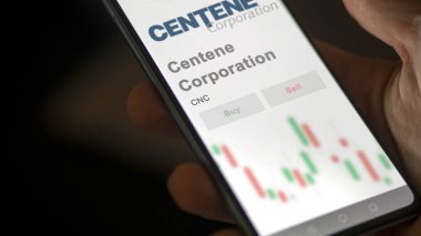 St. Louis, Missouri. Centene Şirketi 'nin logosunu bir değiş tokuş ekranında kapatın. Centene Şirketi hisse senetleri, bir cihaza CNC $.