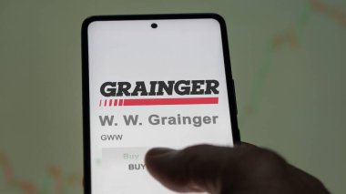 Lake Forest, Illinois 'de. Bir değiş tokuş ekranındaki W. W. Grainger logosuna yaklaş. W W Grainger hisse senetleri, bir cihazda GWW $.