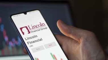 Radnor, Pennsylvania. Bir değiş tokuş ekranında Lincoln Finans 'ın logosuna yaklaş. Lincoln Finansal Fiyat Hisseleri, Bir cihaz için LNC $.