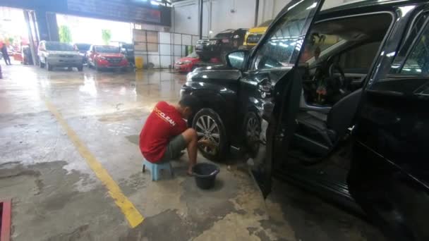 Pinrang Indonesien Juni 2023 Ovo Reinigungsservice Autowaschanlage Mit Dutzenden Von — Stockvideo