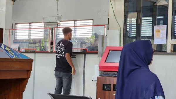 ピンランインドネシア05 7月2023 ピンランSamsatオフィス 車両税の識別と支払いのプロセスのためのSamsatオフィス — ストック写真
