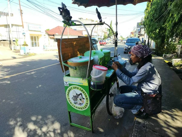 Pinrang Indonesia Juli 2023 Ein Straßenhändler Der Tagsüber Auf Einer — Stockfoto