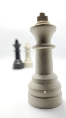 Satranç taşlarına, satranç oyunlarına, plastik satranç taşlarına, kraliçeye, krala ve kraliçeye ihanet, Asya Endonezya