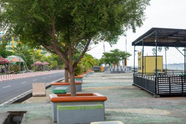 Tonrangeng Pare-Pare sahilindeki zarif kafe bahçe binası, Asya Endonezya