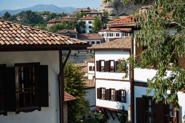 Safranbolu, Dünya Mirası Listesi 'nde yer alan geleneksel Osmanlı evleri ile büyüleyici bir müze kentidir. Karadeniz Bölgesi 'nin Karabuk ilçesinde yer almaktadır.. 