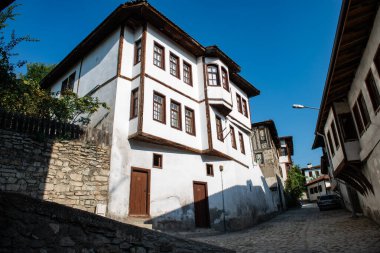Safranbolu, Dünya Mirası Listesi 'nde yer alan geleneksel Osmanlı evleri ile büyüleyici bir müze kentidir. Karadeniz Bölgesi 'nin Karabuk ilçesinde yer almaktadır.. 