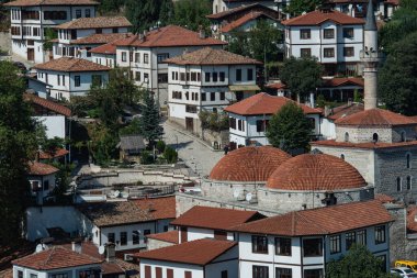 Safranbolu, Dünya Mirası Listesi 'nde yer alan geleneksel Osmanlı evleri ile büyüleyici bir müze kentidir. Karadeniz Bölgesi 'nin Karabuk ilçesinde yer almaktadır.. 