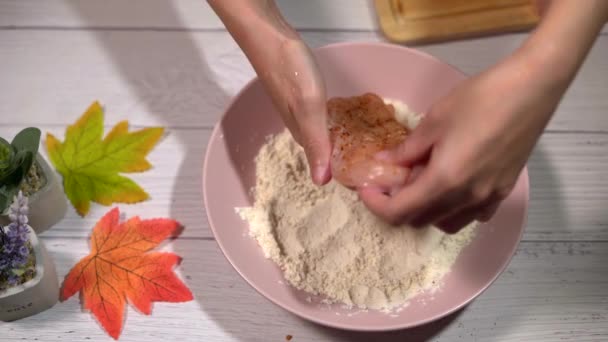 Coat Chicken Flour — Stock Video