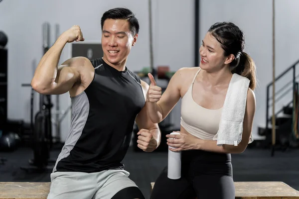 Asiatiska Män Och Kvinnor Har Stark Kropp God Hälsa Älskar — Stockfoto