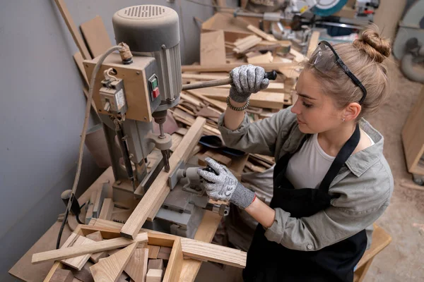 Portrait Female Carpenter Using Tools Machines Cutting Drilling Wood Make — Stock Photo, Image