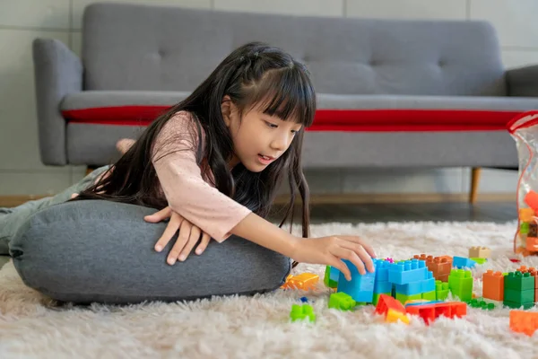 Asiatische Mädchen Bilder Spielen Block Puzzle Spiele Hause Zusammen Spaß — Stockfoto