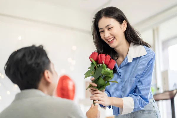 Asian Couple Showing Love Surprise Giving Flowers Gifts Each Other — Photo