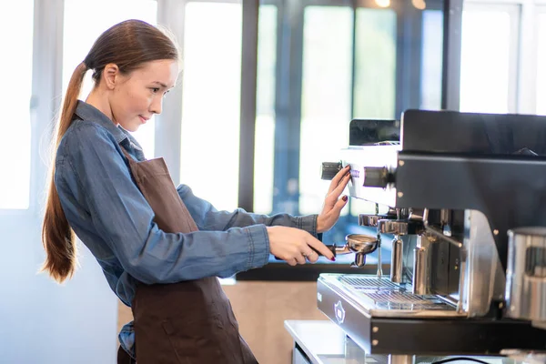 Coffee Shop Lady Preparing Equipment Opening Shop Serve Coffee Drinks — Photo