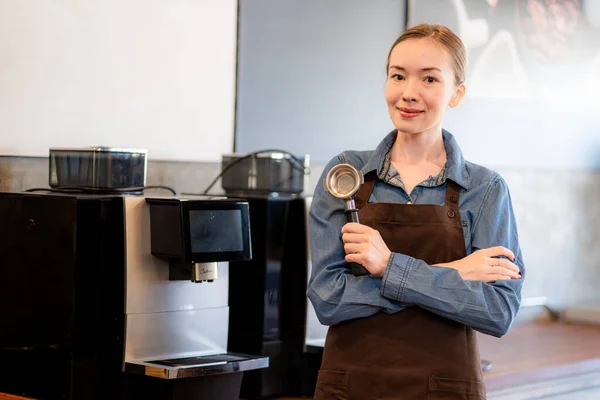 Coffee Shop Lady Preparing Equipment Opening Shop Serve Coffee Drinks — Fotografia de Stock