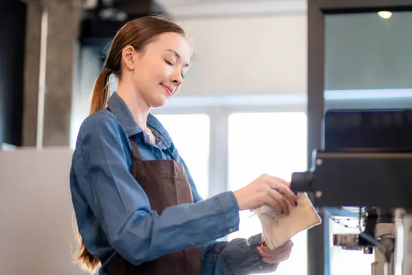Coffee Shop Lady Preparing Equipment Opening Shop Serve Coffee Drinks — Stok fotoğraf