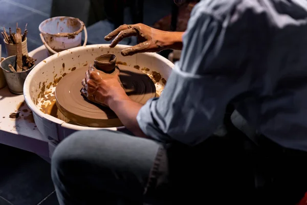 Pórovina Umění Tvarování Hlíny Keramikou Ručně Tvarovanou Točícím Stroji Správným — Stock fotografie