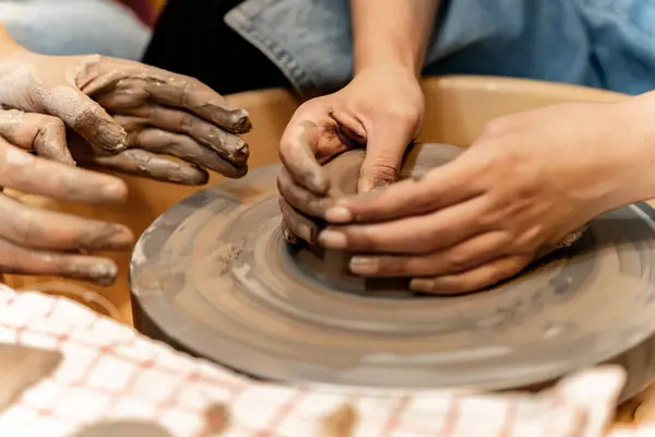 Faïence Art Sculpter Argile Avec Céramique Moulée Main Sur Une — Photo