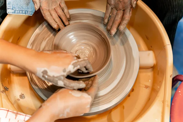 Earthenware Art Sculpting Clay Ceramics Being Molded Hand Spinning Machine — Stock Photo, Image