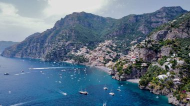 İnsansız hava aracı fotoğrafı Positano Amalfi İtalya kıyısı Avrupa
