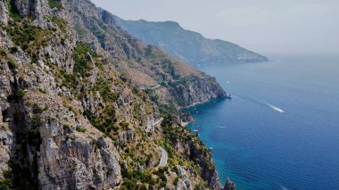 İnsansız hava aracı fotoğrafı Amalfi kıyısı İtalya Avrupa