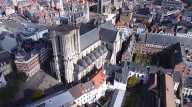 İnsansız hava aracı fotoğrafı Saint Michael Kilisesi, Sint-Michielskerk Gent Belçika