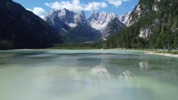 Drone Vídeo Lago Landro Lago Landro Durrensee Dolomites Itália Europa — Vídeo de Stock
