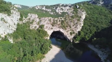 İnsansız hava aracı videosu Pont d 'arc Ardeche Fransa Avrupa