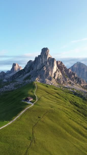 Drone Vídeo Giau Pass Passo Giau Dolomites Italia Europa — Vídeo de Stock