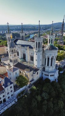 İnsansız hava aracı fotoğrafı Notre-Dame de Fourviere Bazilikası, Basilique Notre-Dame de Fourviere de Lyon France Europe