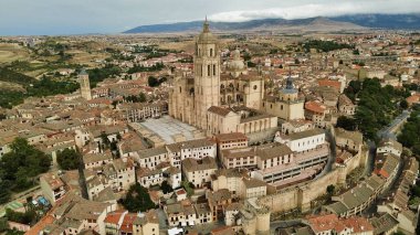İnsansız hava aracı fotoğrafı Segovia Katedrali, Segovia İspanya Avrupa Katedrali