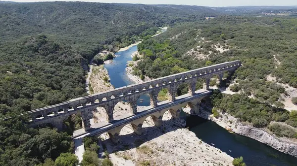 İHA fotoğrafı: Gard Köprüsü, Pont du Gard Fransa Avrupa