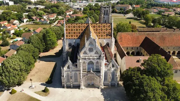 ドローン写真ブルーロイヤル修道院 モナステレオロイヤルデブルグエンブレスフランスヨーロッパ — ストック写真