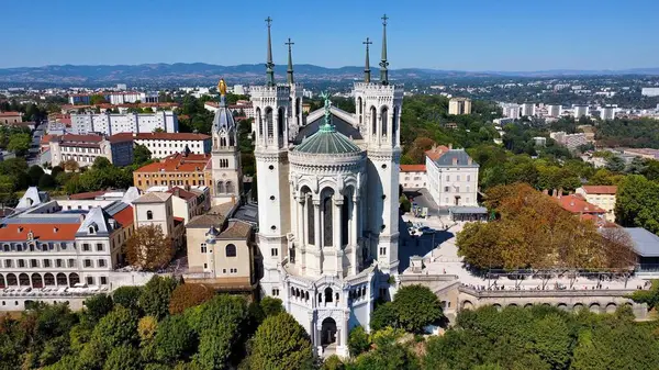 İnsansız hava aracı fotoğrafı Fourviere bazilika Lyon France europe