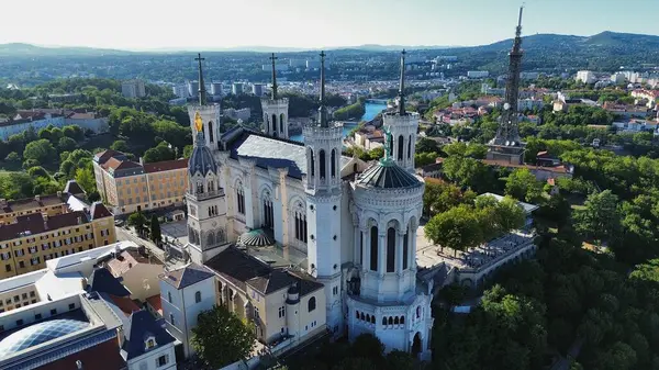 İnsansız hava aracı fotoğrafı Fourviere bazilika Lyon France europe