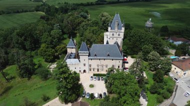 İnsansız hava aracı fotoğrafı Chazey-sur-ain-France Europe