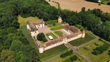 İnsansız hava aracı fotoğrafı Chevil Kalesi Fransa Avrupa